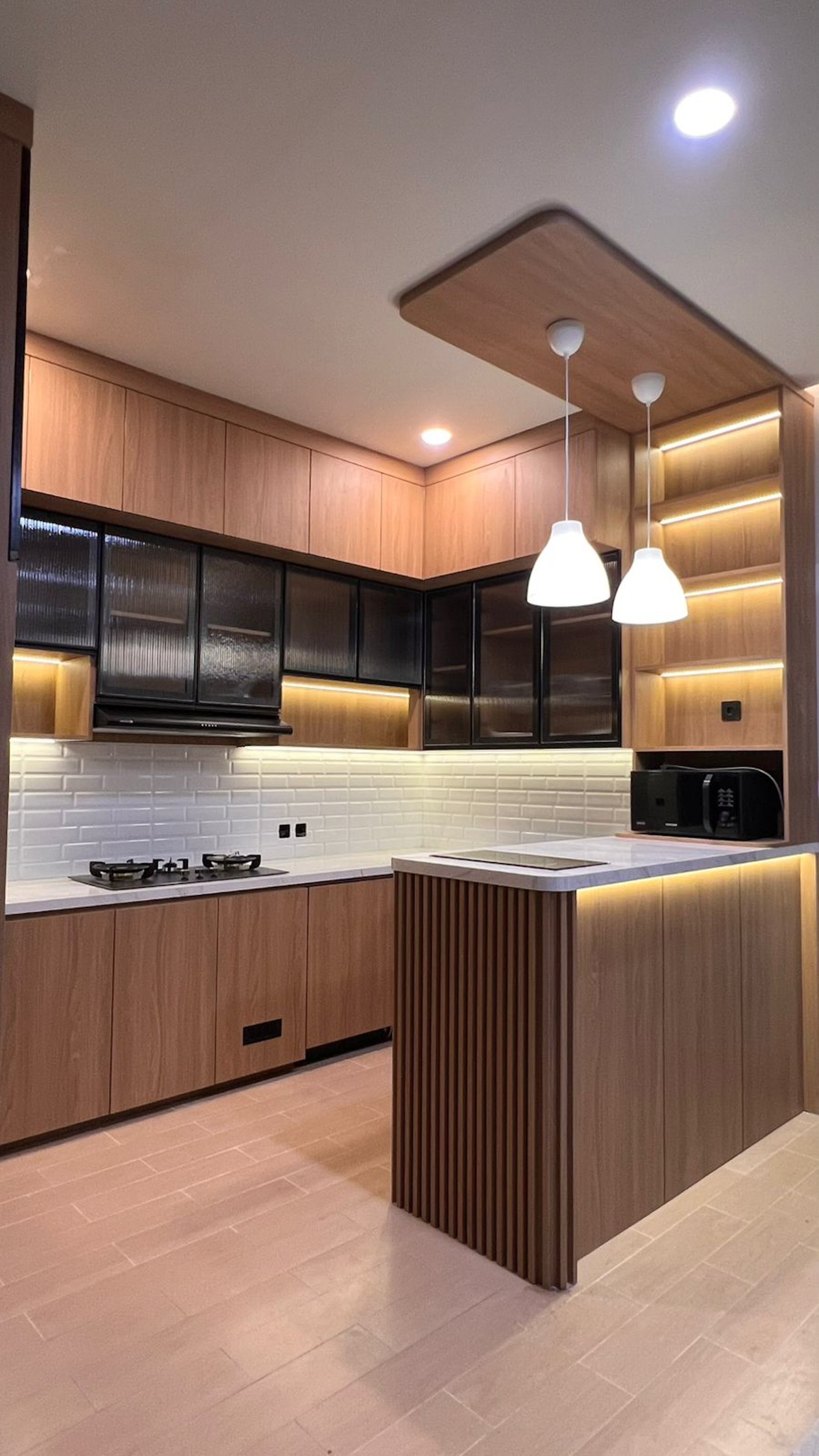 Modern Kitchen Set
